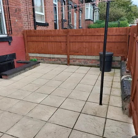 Holiday home Spacious Two Bedroom House, Parking And Wifi Leeds (West Yorkshire)