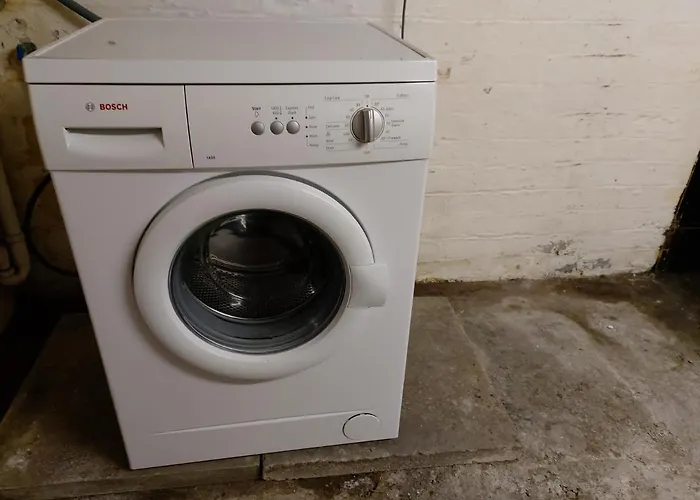 Spacious Two Bedroom House, Parking And Wifi * Leeds (West Yorkshire)