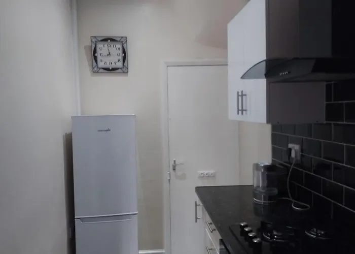 Spacious Two Bedroom House, Parking And Wifi Σπίτι διακοπών Λιντς