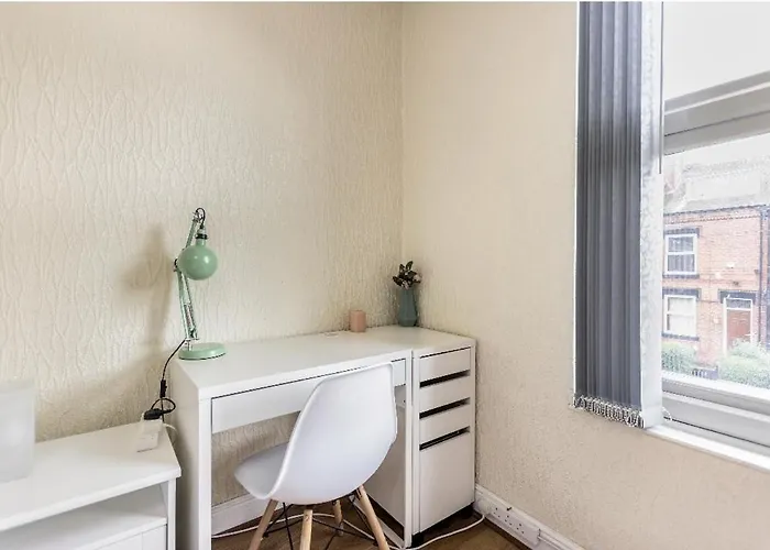 Casa vacanze Spacious Two Bedroom House, Parking And Wifi