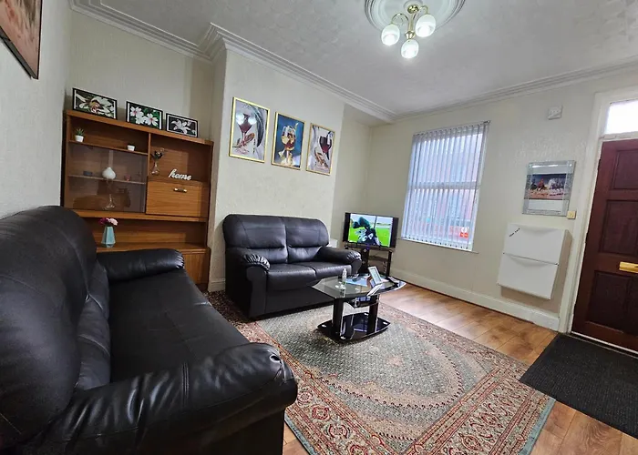 Spacious Two Bedroom House, Parking And Wifi *