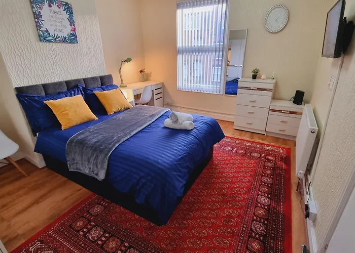 Spacious Two Bedroom House, Parking And Wifi *